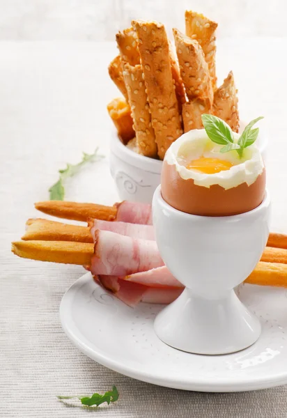 Boiled egg — Stock Photo, Image