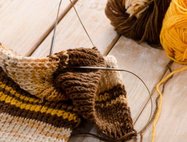 örgü iğne ve iplik