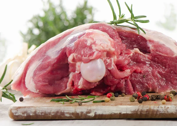 Raw lamb leg — Stock Photo, Image