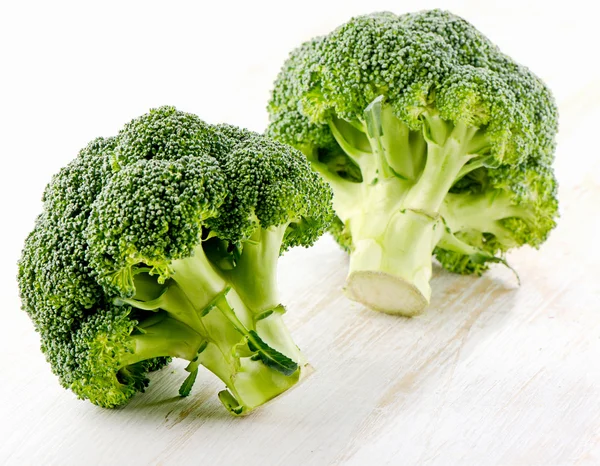 Verse rauwe broccoli — Stockfoto