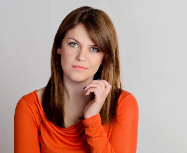 Retrato de una hermosa mujer sonriente — Foto de Stock