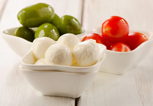 Färsk italiensk mozzarella — Stockfoto