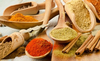 çeşitli tür baharat