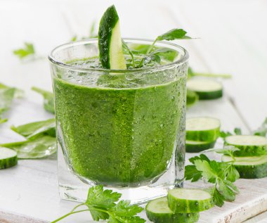 sağlıklı yeşil smoothie