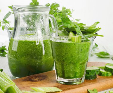 sağlıklı yeşil smoothie