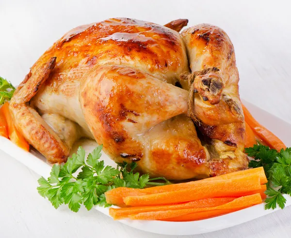 Rostad kyckling med färska örter — Stockfoto