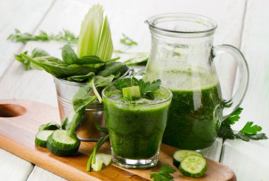 sağlıklı yeşil smoothie