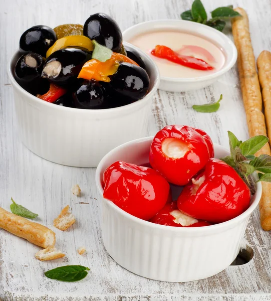 Olives and peppers filed with  cheese — Stock Photo, Image