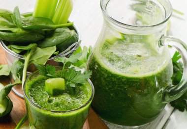 sağlıklı yeşil smoothie