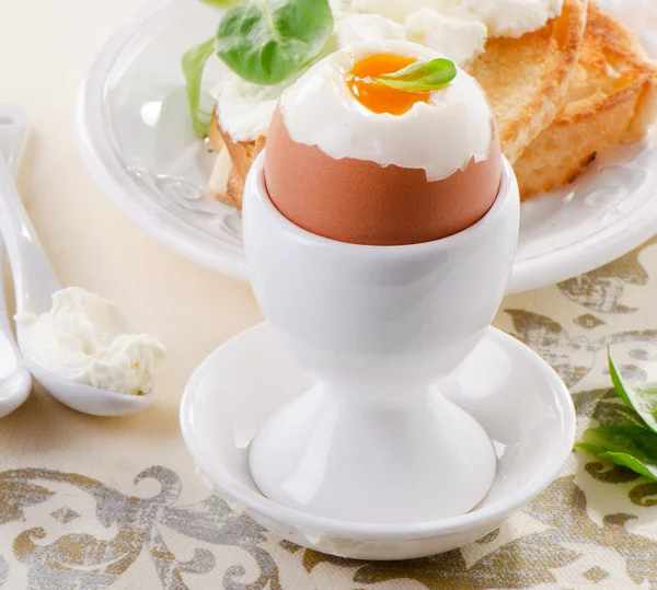 Soft boiled egg — Stock Photo, Image