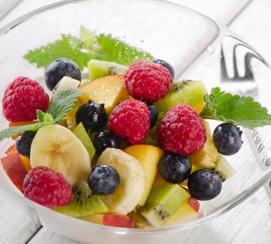 taze sağlıklı meyve salatası