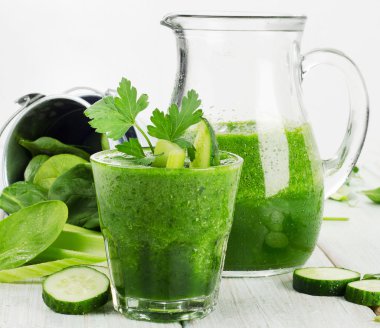 sağlıklı yeşil smoothie