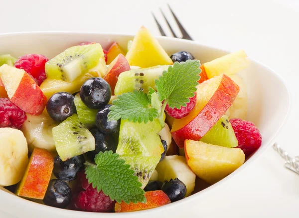 Fresh healthy fruit salad — Stock Photo, Image