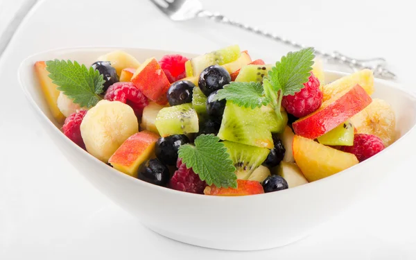 Świeże owoce zdrowe sałatki — Zdjęcie stockowe