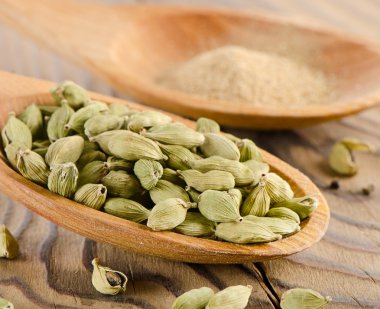 Kakuleden kaşık içinde