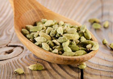 Kakuleden kaşık içinde