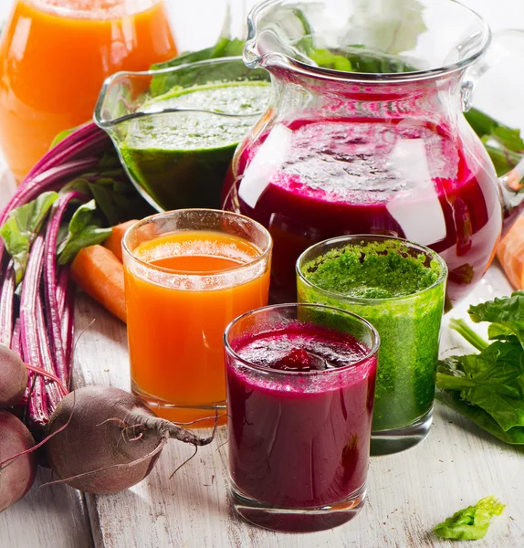 Smoothie vegetal e suco — Fotografia de Stock