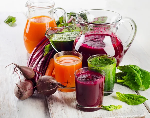 Smoothie vegetal e suco — Fotografia de Stock