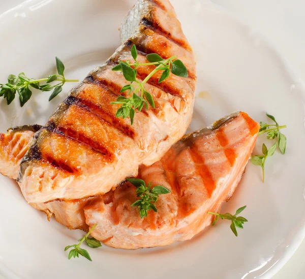 Grilled salmon — Stock Photo, Image