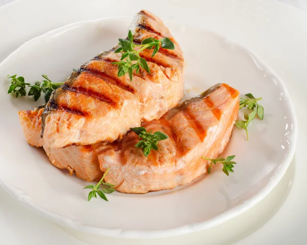 Grilled salmon — Stock Photo, Image