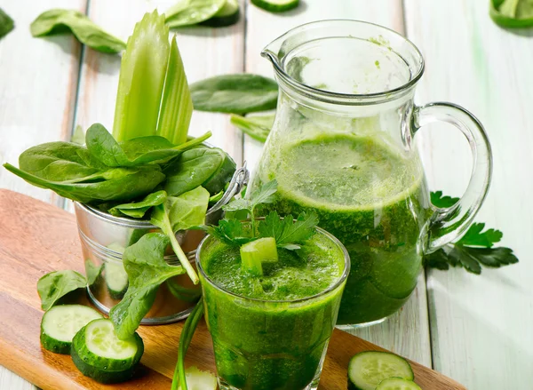 Healthy vegetable smoothie — Stock Photo, Image