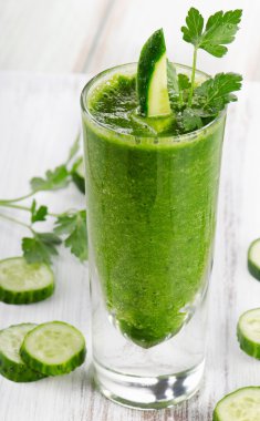 sağlıklı yeşil smoothie