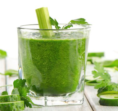 sağlıklı yeşil smoothie