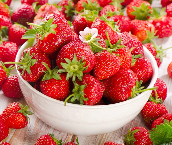 Fresh strawberries — Stock Photo, Image