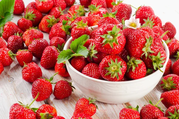 Fresh strawberries — Stock Photo, Image