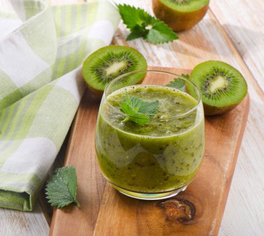 sağlıklı kivi smoothie