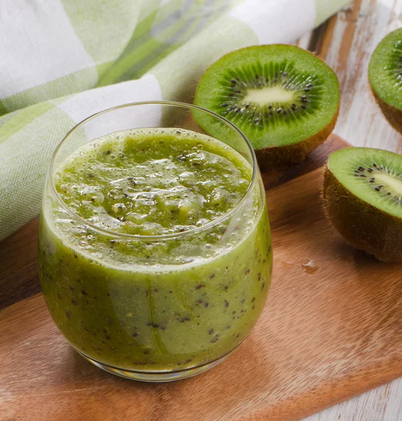 Smoothie kiwi saudável — Fotografia de Stock