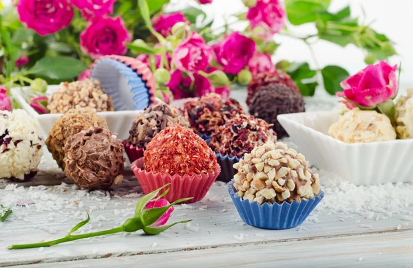 Dolci al cioccolato caramelle fatte a mano — Foto Stock