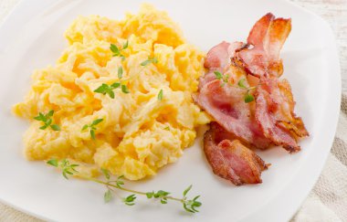 Scrambled eggs and bacon clipart