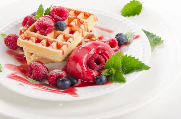 Belgian waffles with berries — Stock Photo, Image