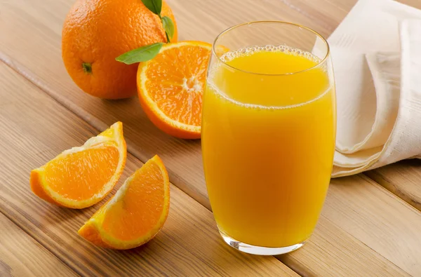 Orange juice with sliced orange — Stock Photo, Image