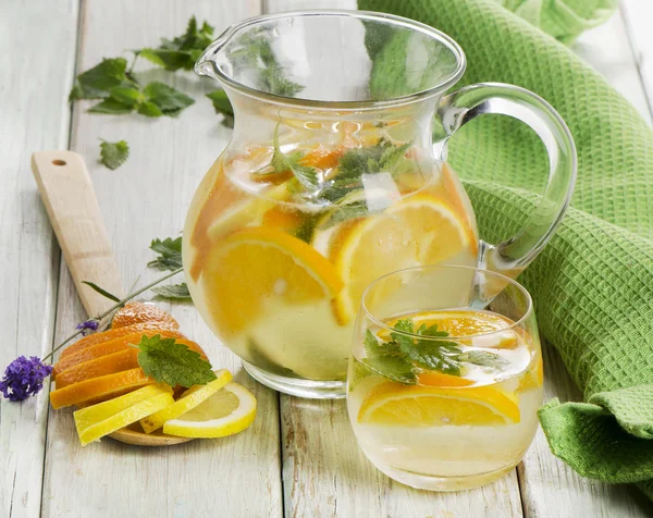 Lemonade with mint leaves — Stock Photo, Image