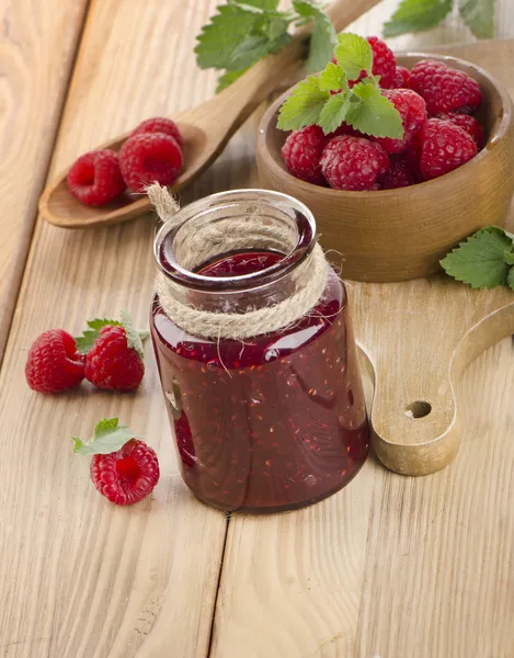 Jam and raspberries — Stock Photo, Image
