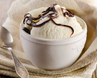 Vanilyalı dondurma.