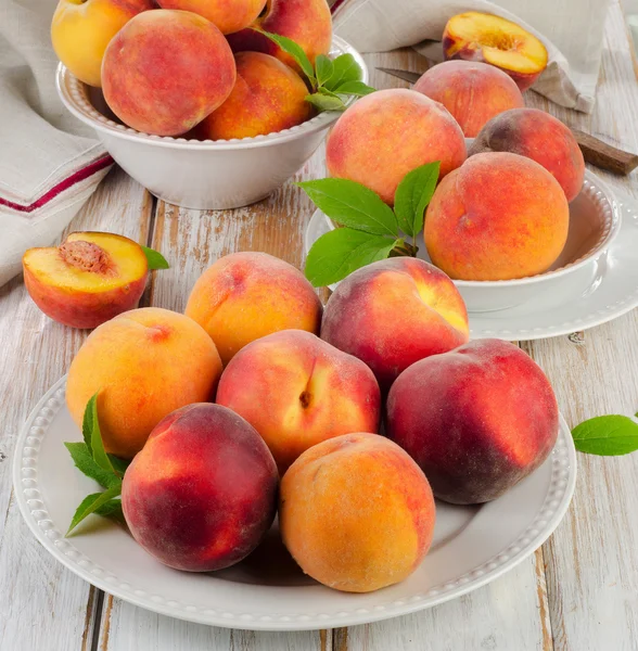 Fresh peaches — Stock Photo, Image