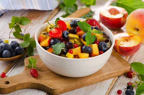 Salada de frutas saudável — Fotografia de Stock