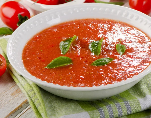 Färsk tomatsoppa — Stockfoto