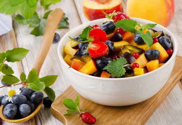 Salada de frutas saudável — Fotografia de Stock