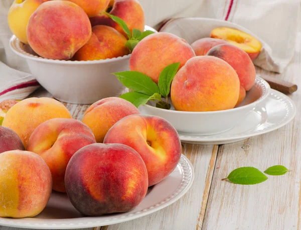 Fresh peaches — Stock Photo, Image