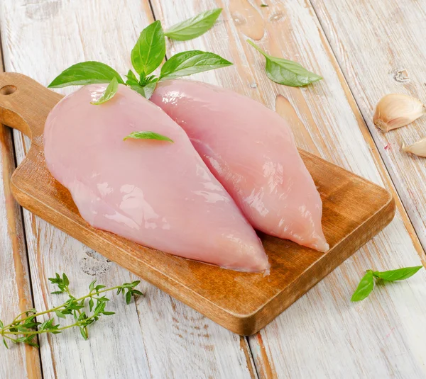 Filetes de pechuga de pollo crudo — Foto de Stock