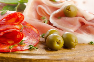 tedavi jambon dilimleri
