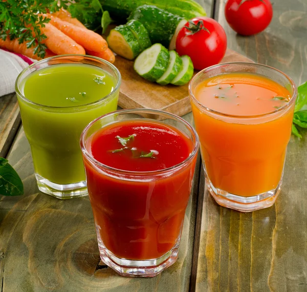 Hälsosamma vegetabiliska juicer — Stockfoto