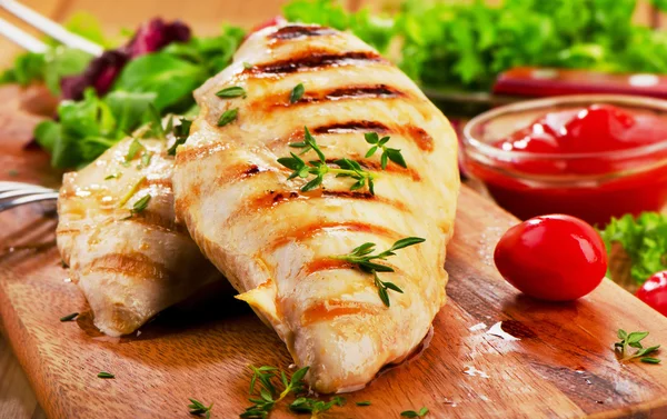 Petto di pollo alla griglia — Foto Stock