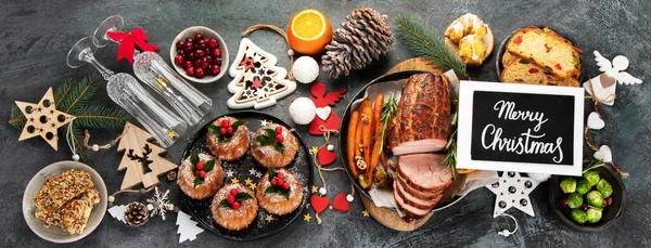 Mesa Jantar Natal Fundo Escuro Conceito Época Férias Vista Superior — Fotografia de Stock