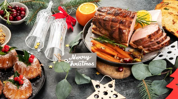 Mesa Cena Navidad Sobre Fondo Oscuro Concepto Temporada Vacaciones — Foto de Stock