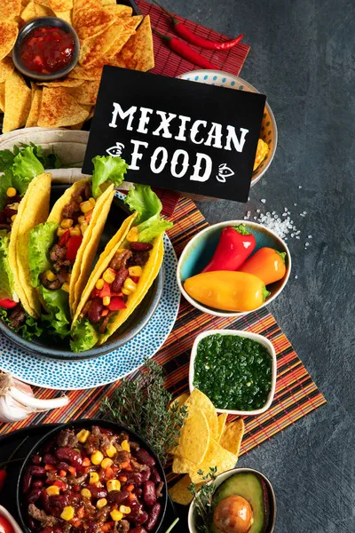 Cuisine Mexicaine Nombreux Plats Cuisine Mexicaine Sur Fond Sombre — Photo